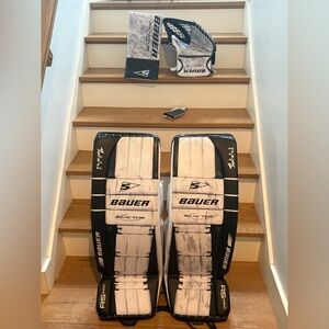 Bauer Senior Goalie Pad in Gray and Black